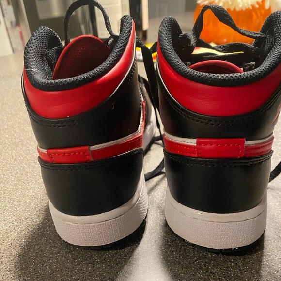 Big Boy Nike Jordan 1 Size 4.5Y - Picture 3 of 6